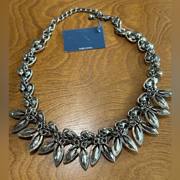 Sparkling Sage brand necklace - Picture 3 of 3